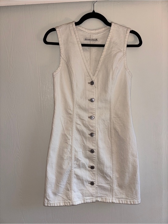 Abercrombie & Fitch Dresses & Skirts - Abercrombie Sleeveless Denim Button-down Dress - XS